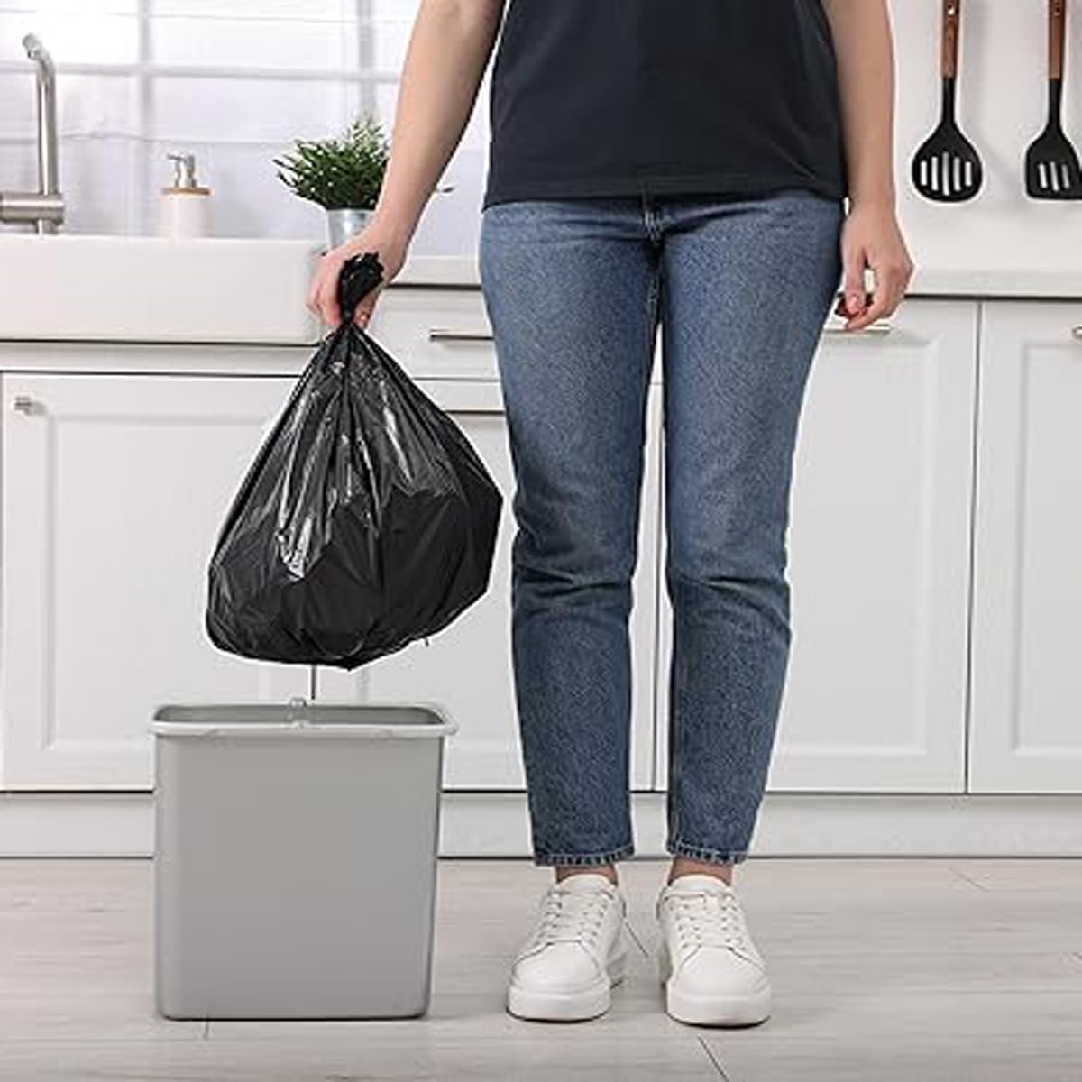 2-4 Gallon Trash Bags, 1000 Count Bulk Value Pack, Black Garbage bags, Small Trash Can Bin Liners for Bathroom, Office, Industrial, Commercial, Janitorial, Municipal, Recycling