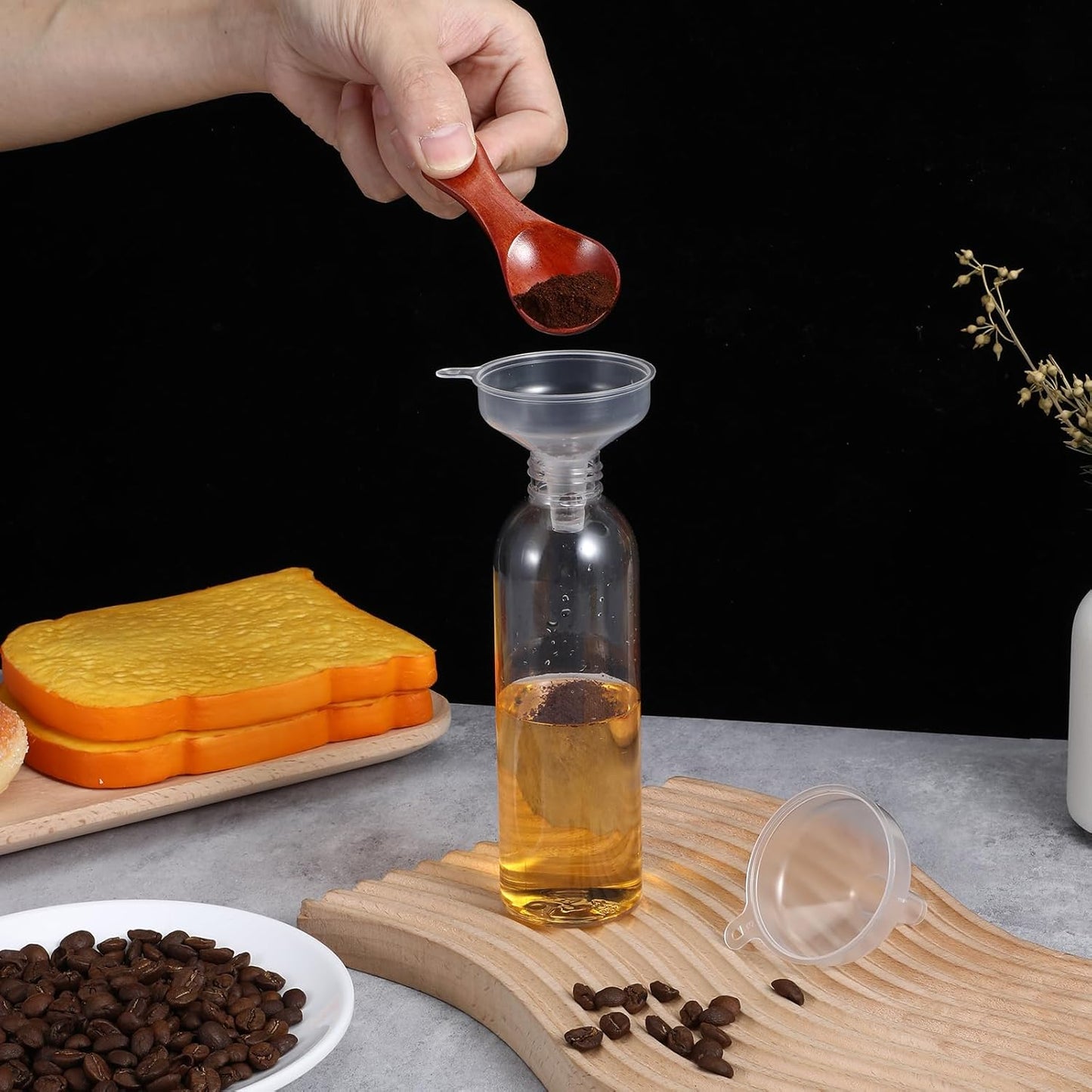 4PCS Mini Plastic Funnel, Clear Small Funnel, 5.5cm/2.17Inch Funnels for Kitchen Use, Food Grade Mini Funnels for Filling Water Bottle, Lotion, Essential Oil, Perfume, Spice and Powder