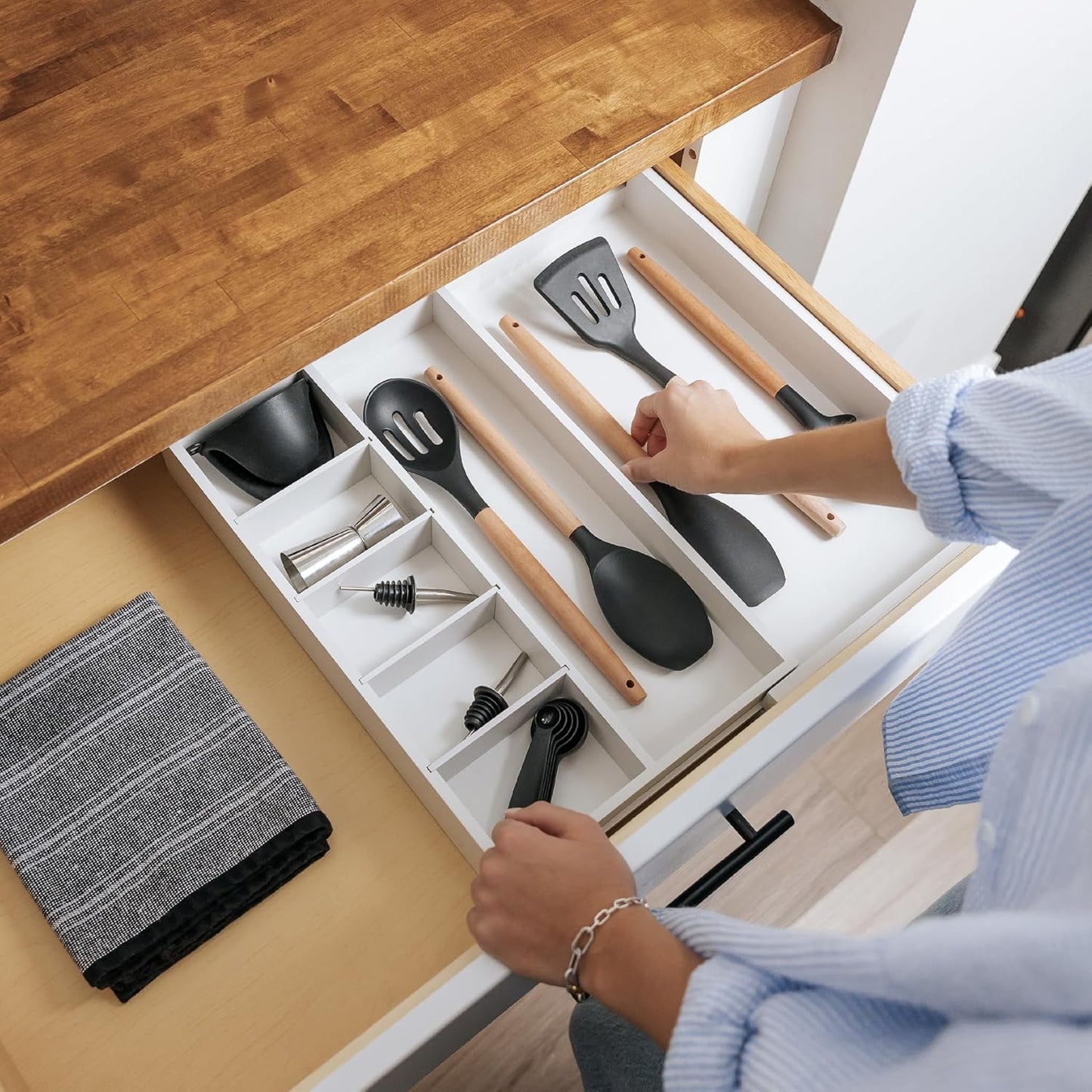 KitchenEdge Adjustable Kitchen Drawer Organizer for Utensils and Junk, Food-Safe Contract Grade with 100% Sustainable Wood, Expandable from 10.5 to 19 Inches Wide - White Bamboo