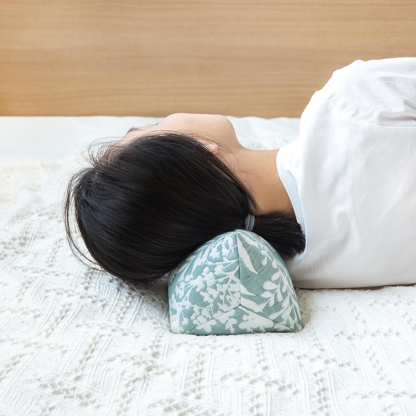 Buckwheat Neck Support Pillow Cervical Neck Cylinder Bolster Pillow,Buckwheat Hulls Adjustable Roll Pillow,Neck Pain Relief for Back and Side Sleepers Round Pillows for Lunch Break Green, 6*15 inch