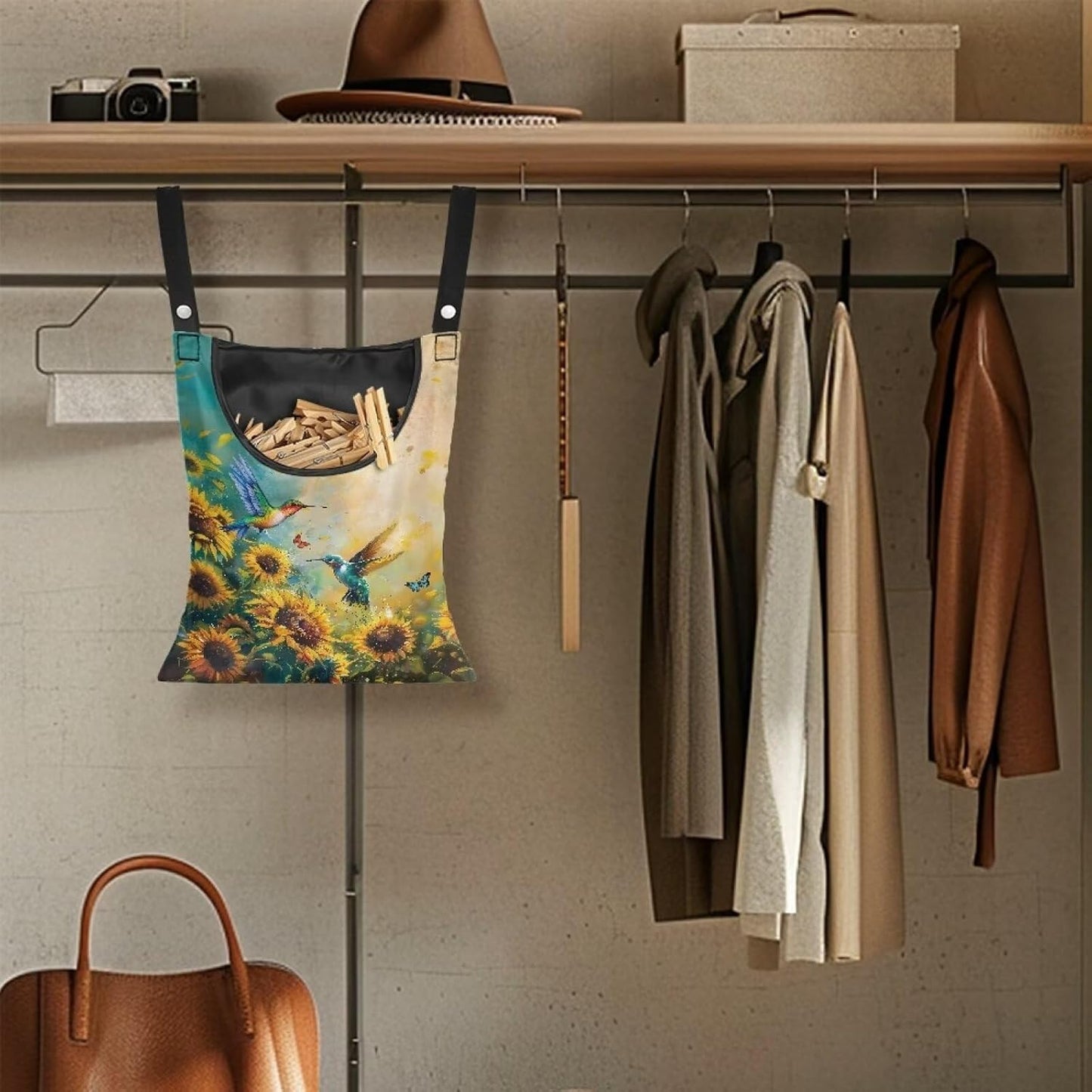 Clothes Pin Hanging Bag with Big Opening Storage Clothes Pins & Mini Clothespins，Hanging Laundry Bag Fits Retractable Clothes Line Outdoors（Hummingbird Sunflower）