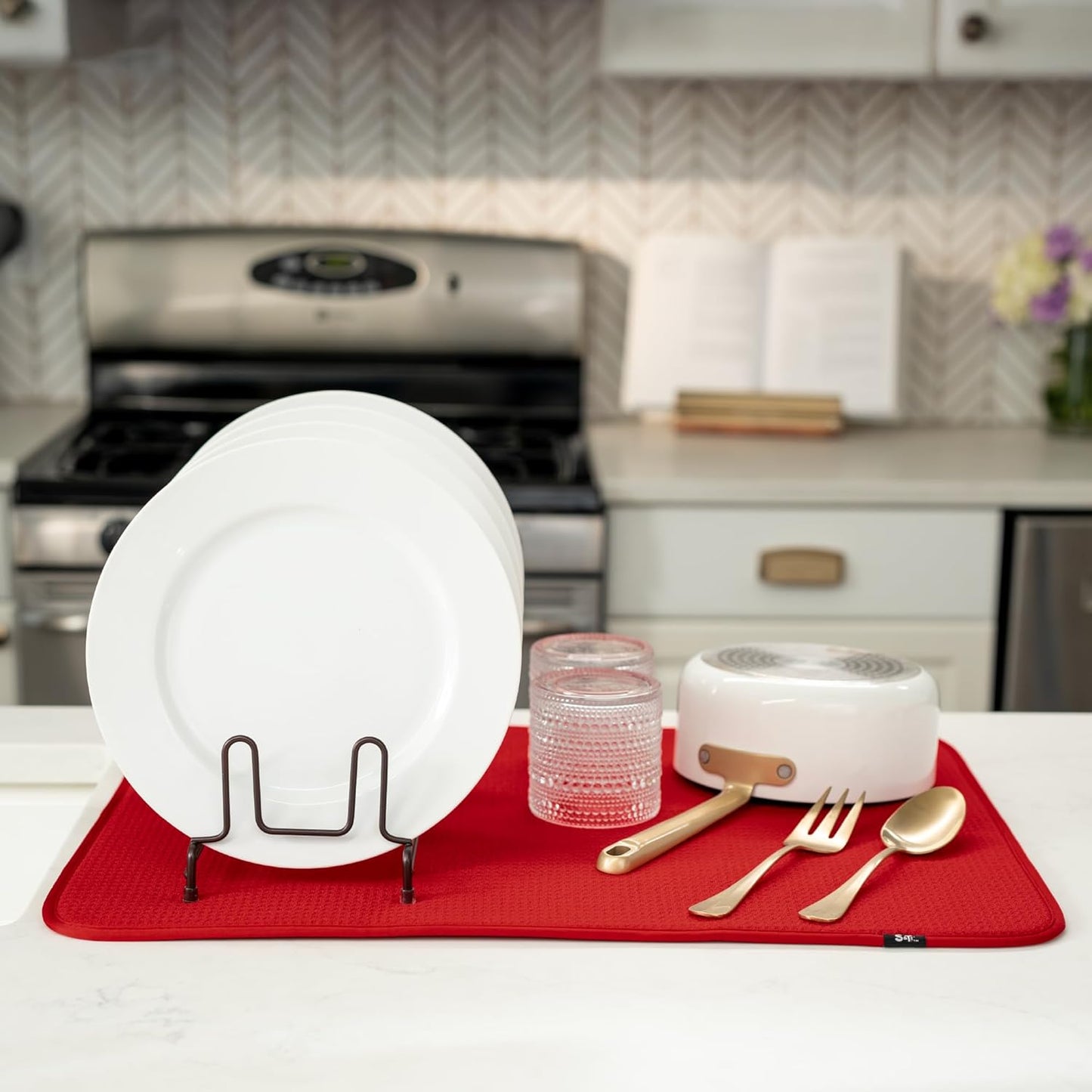 S&T INC. Dish Drying Mat XL, 18” x 24”, Absorbent Microfiber Kitchen Counter Mat, Dish Drying Pad for Dishes, Utensils, Pots and Pans, Extra Large, Red