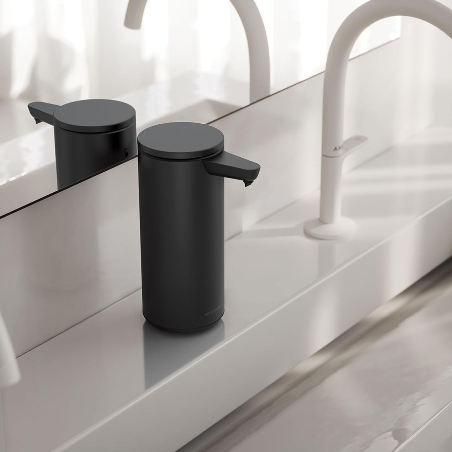 simplehuman 9 oz. Touch-Free Automatic Rechargeable Sensor Pump, Matte Black Stainless Steel, New