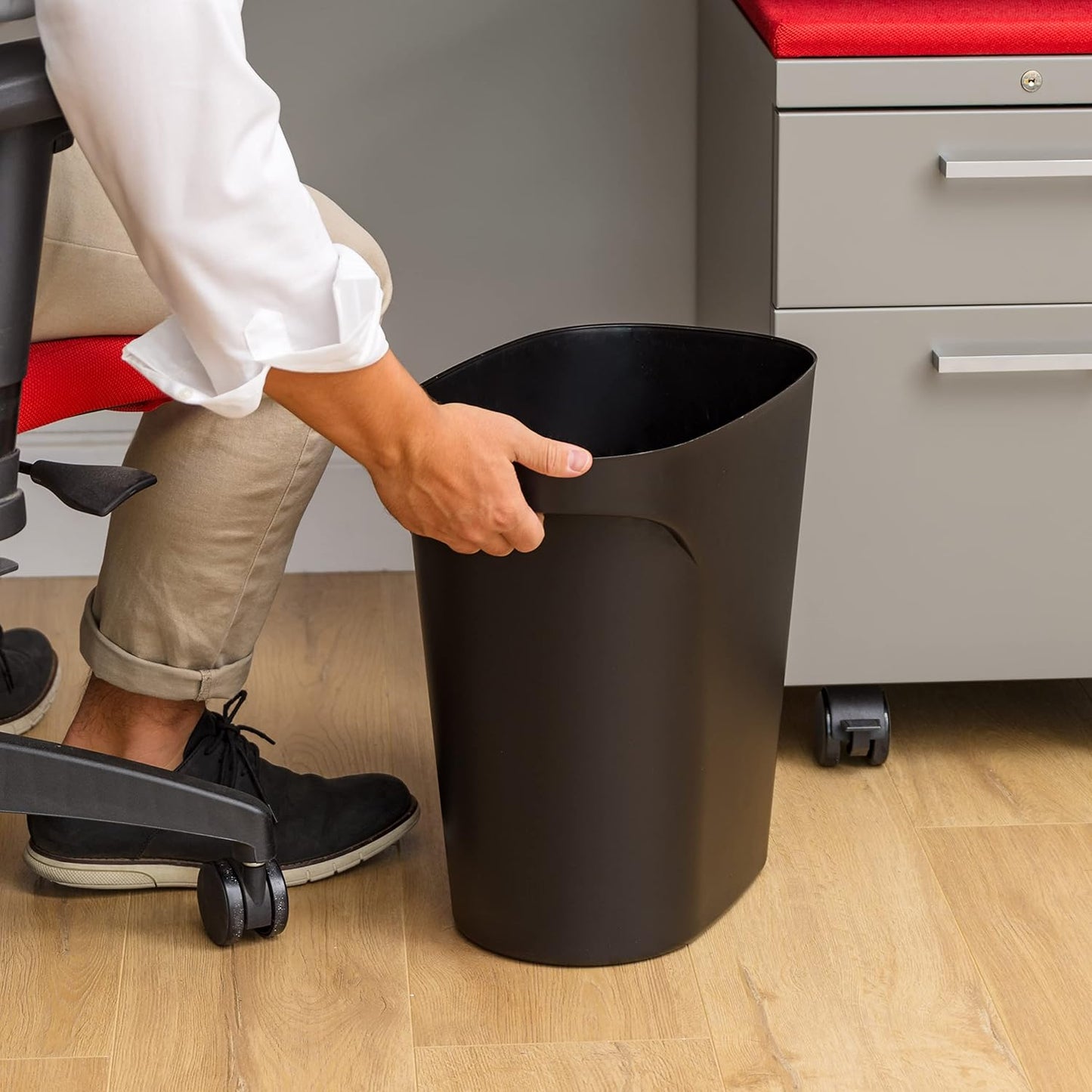 IRIS USA Small Trash Can Wastebasket with Handle, 6 Gallon / 24 Quart, 3-Pack, for Bathroom, Office, Bedroom, Under Sink, Kitchen, Garbage - Black