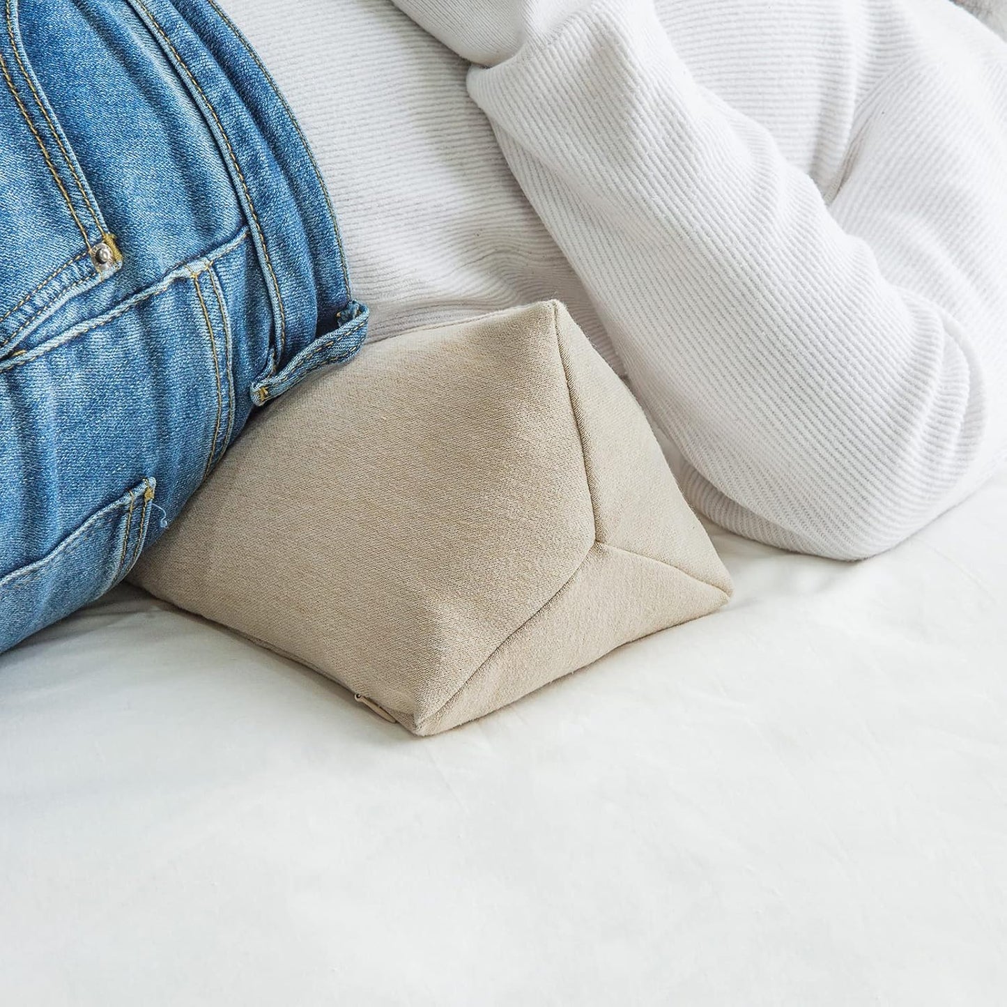 Buckwheat Neck Support Pillow Cervical Neck Cylinder Bolster Pillow,Buckwheat Hulls Adjustable Roll Pillow,Neck Pain Relief for Back and Side Sleepers Round Pillows for Lunch Break beige, 6*15 inch