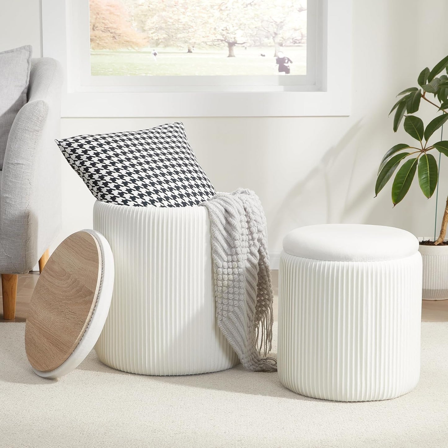 Round Ottoman with Storage Set of 2,Vanity Stool with Storage for Bedroom, Ottoman Coffee Table,Small Velvet Foot Stool for Living Room, White
